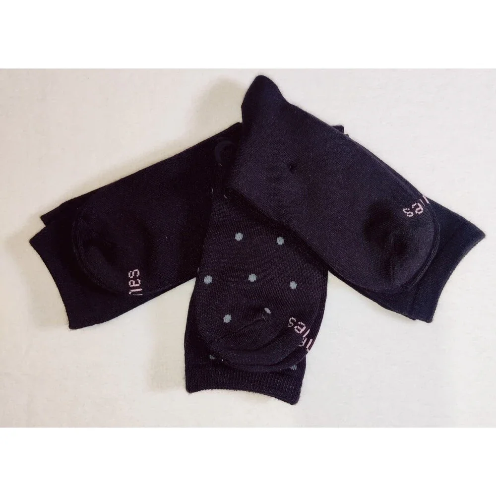 Women's Hanes Silky Soft Crew Socks 3 PACK Size 5-9 Black, Gray Dots NEW